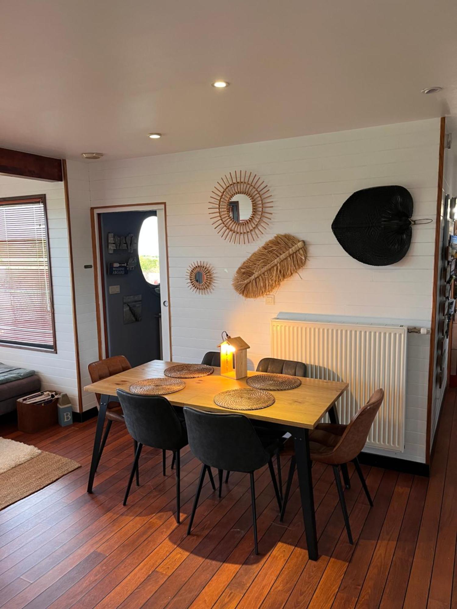La Maison Bateau Au Bord De Mer Guisseny Bagian luar foto