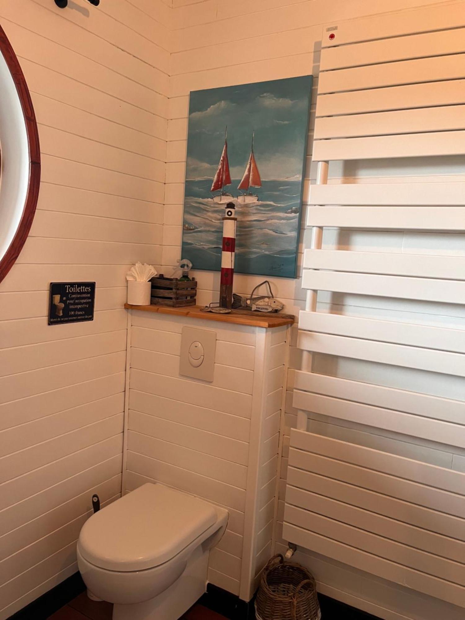 La Maison Bateau Au Bord De Mer Guisseny Bagian luar foto